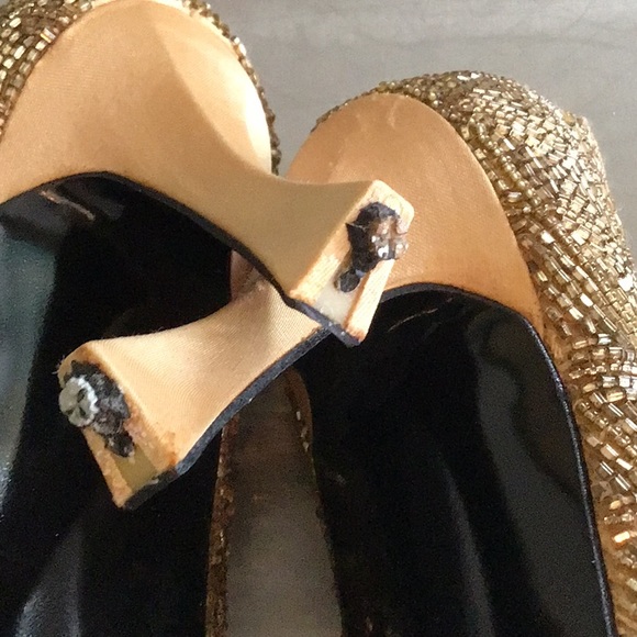 Caparros Beaded gold pumps 6B, never worn - Picture 5 of 6